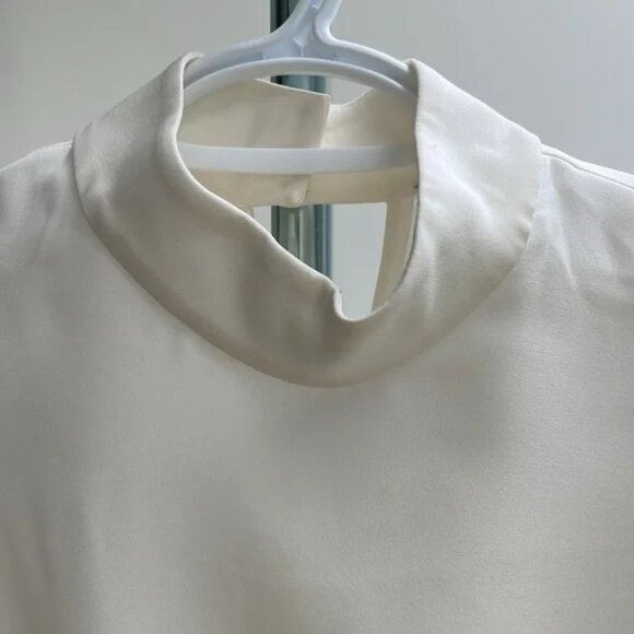 Ivory white sleeveless 100% Silk blouse - Picture 2 of 4